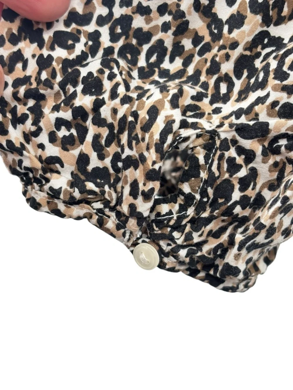 Old Navy Women’s Leopard Popover Open Neck Blouse - Black & Cream in Petite XL - Picture 8 of 13